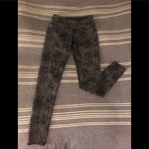 Black/Grey Victoria’s Secret VSX Leggings, S